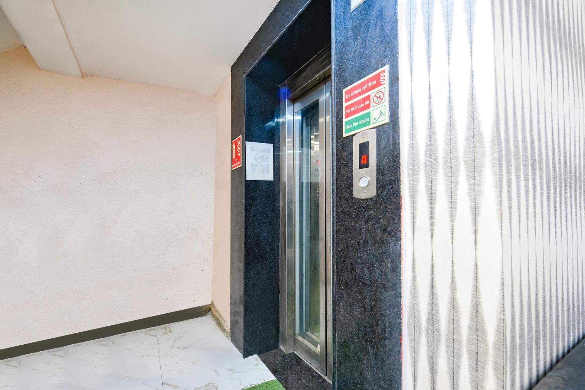 Fabhotel Pp Residency Tilak Nagar Нью-Делі Екстер'єр фото